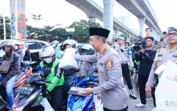 Polri dan Media Bersinergi Berbagi Takjil Serentak di Seluruh Indonesia