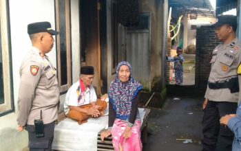 Hari Bhayangkara ke-79, Polsek Kediri Bantu Warga Lansia di Kediri Selatan