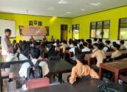Sat Binmas Polres Lombok Barat Edukasi Siswa SMKN Kuripan Soal Bahaya Narkoba
