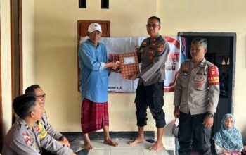 Polres Lombok Barat Ajak Warga Bertong Jaga Kamtibmas Lewat Jumat Curhat