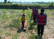 Polres Lombok Barat Dukung Ketahanan Pangan Lewat Patroli Humanis di Desa Kuripan