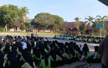 Polsek Kediri Edukasi Pelajar SMPN 2 Labuapi Cegah Tawuran Remaja