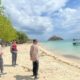 Patroli Polisi di Pantai Elak-Elak Jaga Keamanan Wisatawan Sekotong