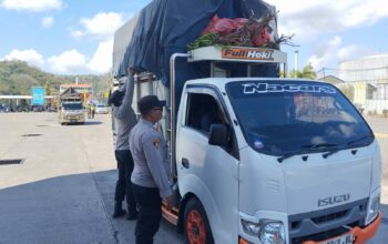 Polsek Lembar Pastikan Keamanan Penyeberangan, Fokus Cegah Barang Terlarang