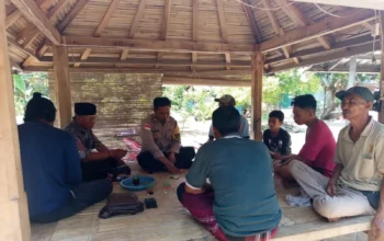 Bhabinkamtibmas Sekotong Gencar Edukasi Manfaatkan Pekarangan untuk Ketahanan Pangan