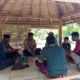 Bhabinkamtibmas Sekotong Gencar Edukasi Manfaatkan Pekarangan untuk Ketahanan Pangan