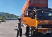 Polsek Kawasan Pelabuhan Lembar Jaga Ketertiban Bongkaran Kapal dari Jangkar