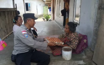 Bhabinkamtibmas Buwun Mas Hadirkan Bantuan Bergizi untuk Warga Sekotong