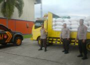 Dukung Ketahanan Pangan, Polsek Gerung Awasi Penyaluran 4,5 Ton Jagung